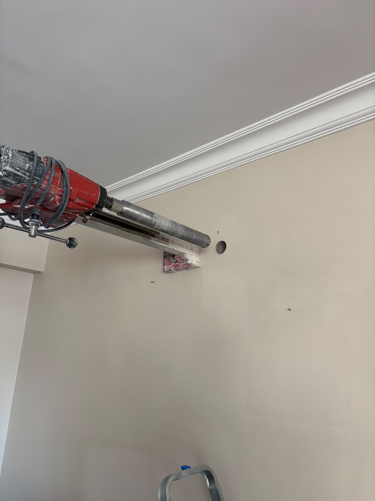 KLİMA DELİĞİ(VAKUMLU SUSUZ İŞLEM)